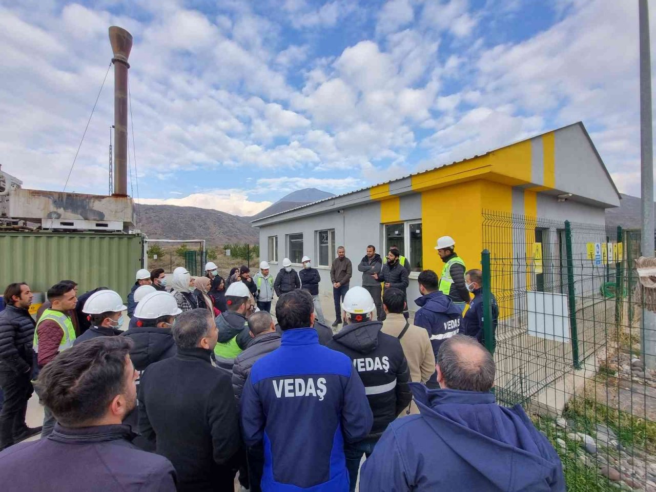 VEDAŞ mühendisleri çöp gazından enerji üretimini yerinde inceledi