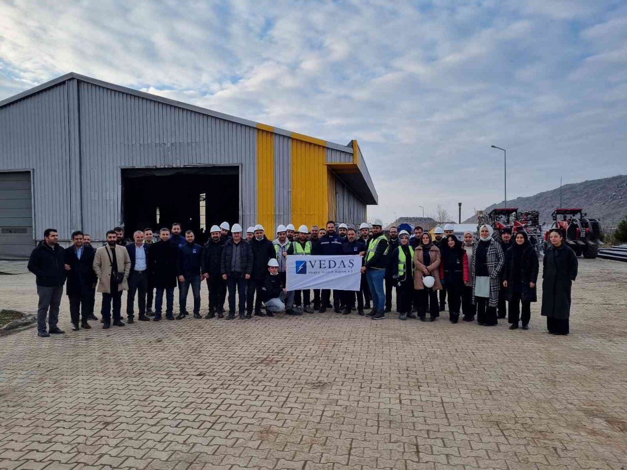 VEDAŞ mühendisleri çöp gazından enerji üretimini yerinde inceledi