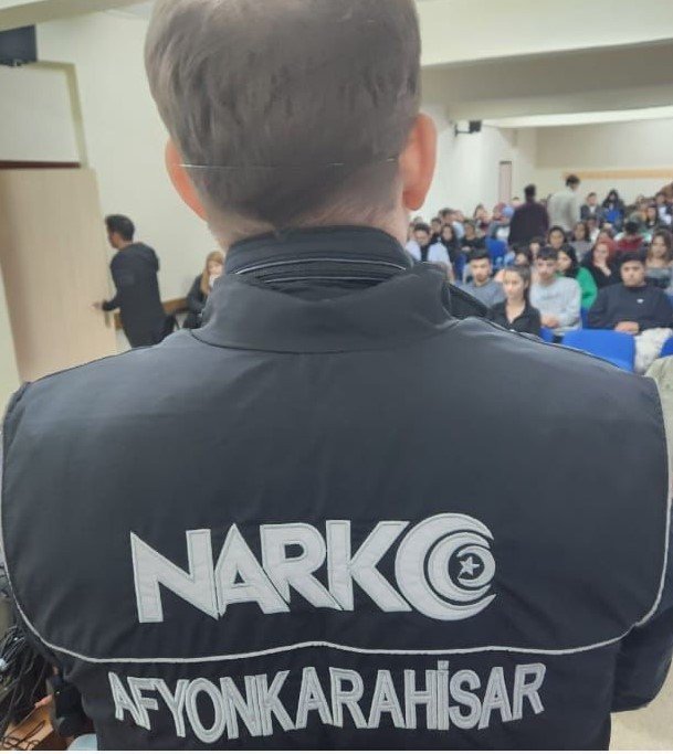 Üniversite ve ilkokul öğrenci velilerine yönelik uyuşturucu ile mücadele semineri