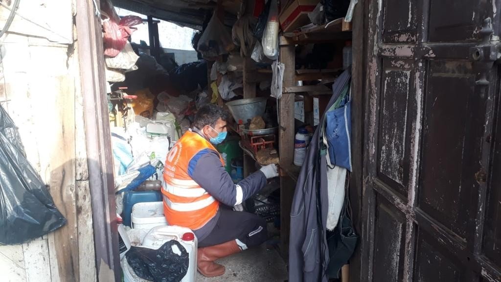 Kumluca’da gıda ve eşya temini ile hasar tespitleri yapılıyor