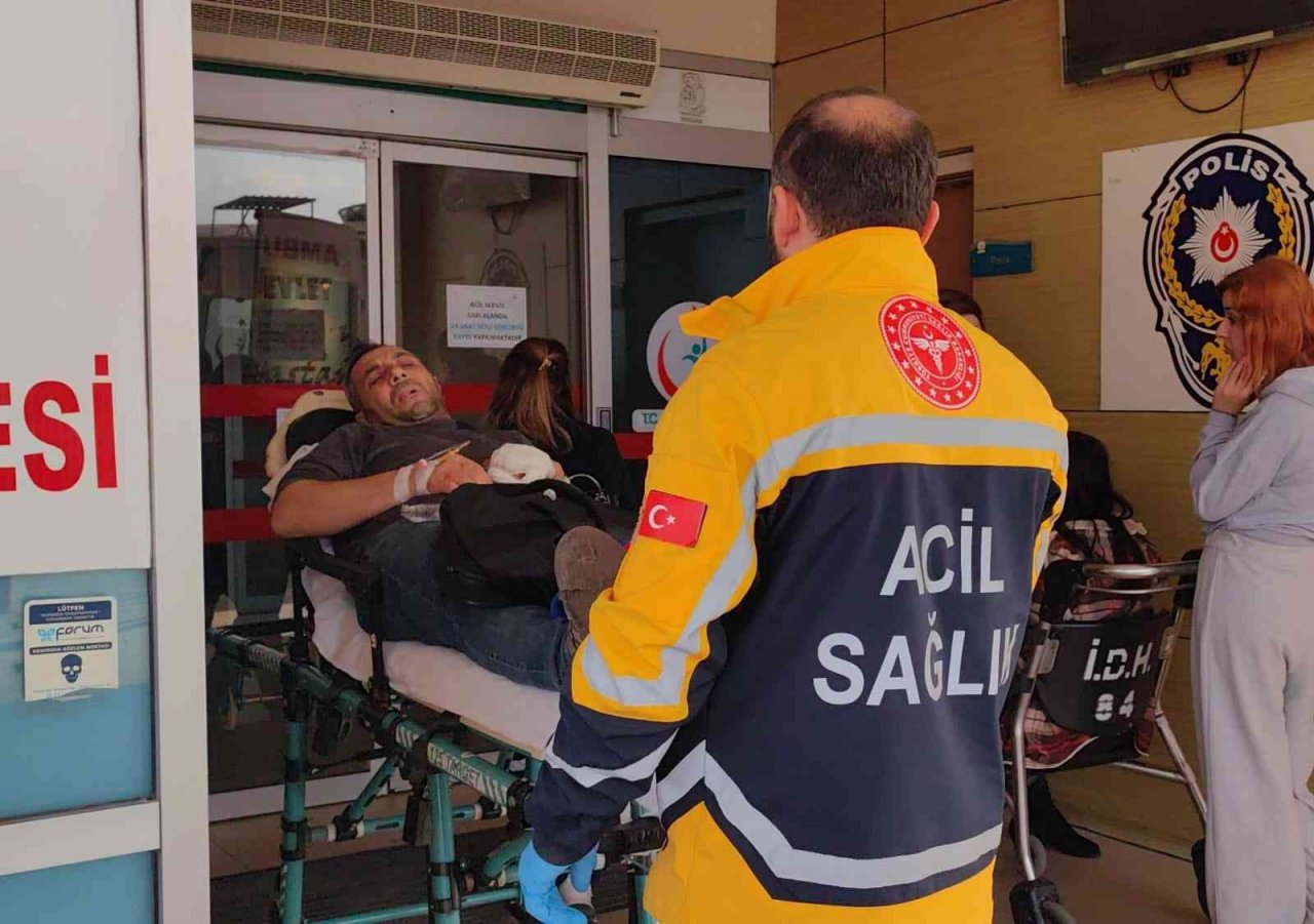 Bıçkıya ellerini kaptıran şahısın parmakları koptu