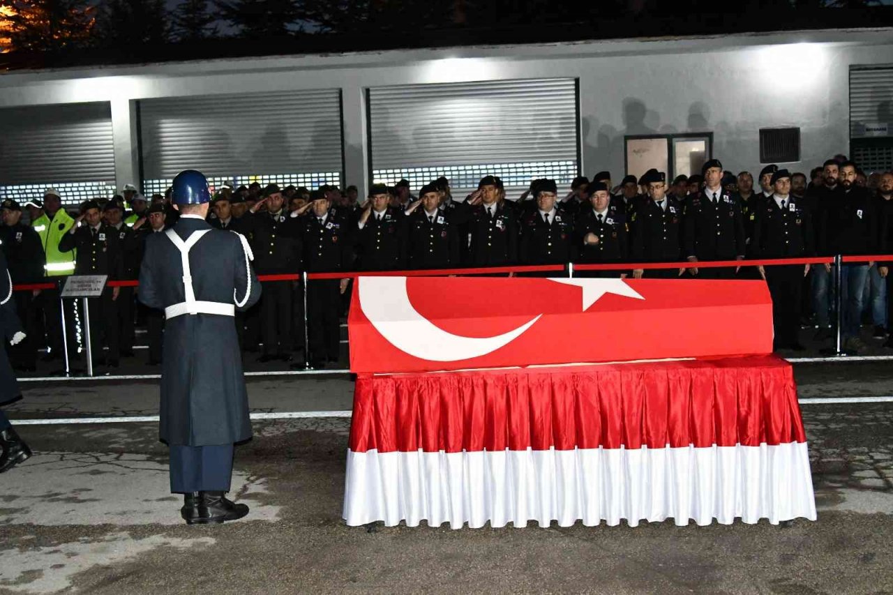 Hayatını kaybeden astsubay törenle memleketine uğurlandı
