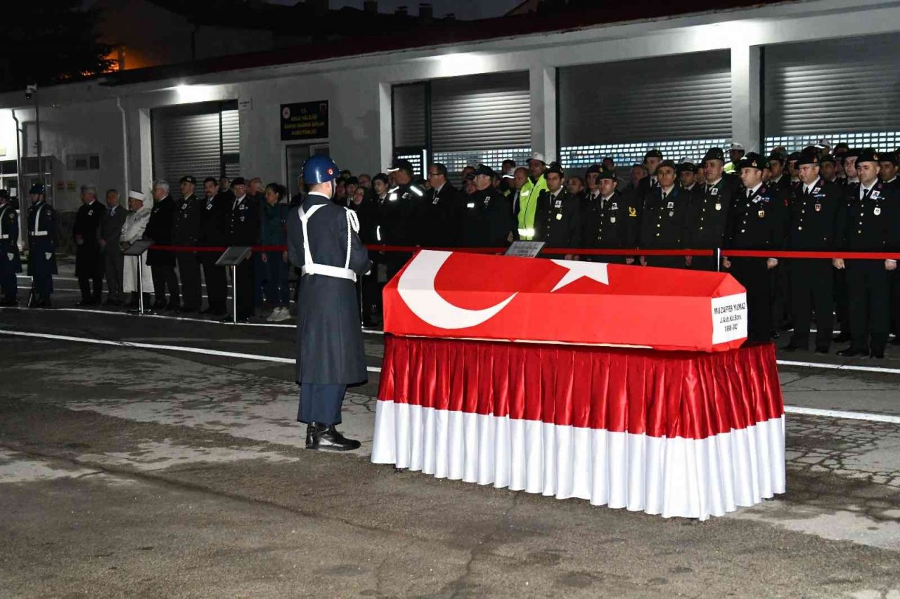 Hayatını kaybeden astsubay törenle memleketine uğurlandı