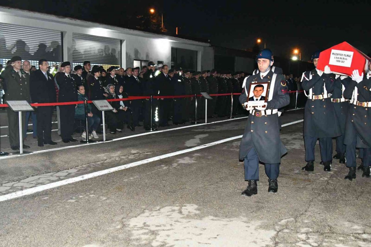 Hayatını kaybeden astsubay törenle memleketine uğurlandı