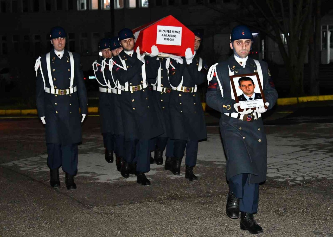 Hayatını kaybeden astsubay törenle memleketine uğurlandı
