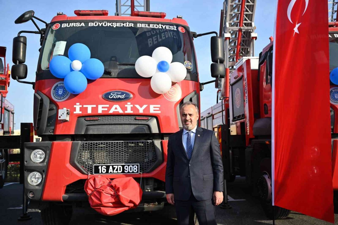 Bursa itfaiyesi yeni araçlarla güçleniyor