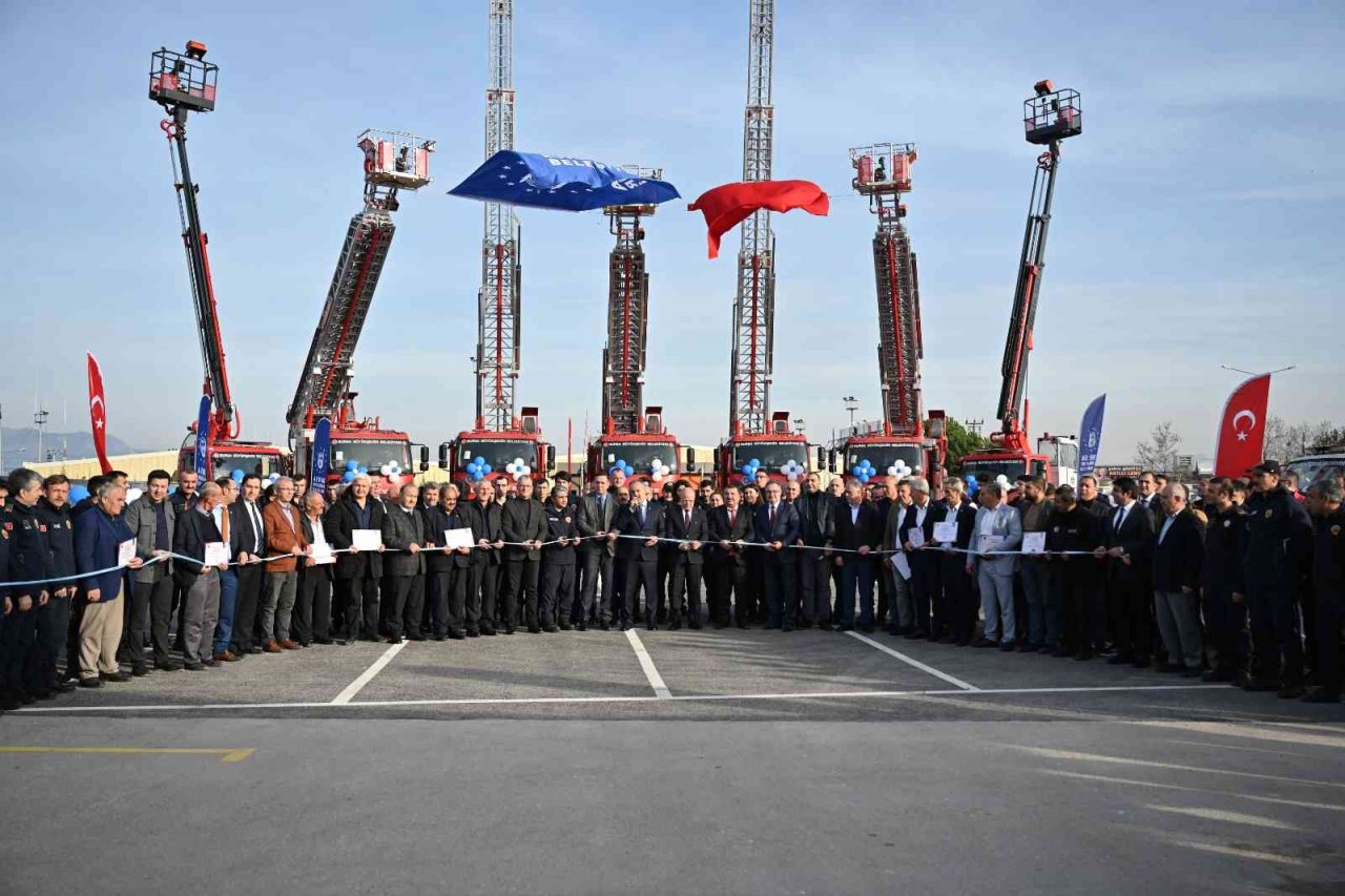 Bursa itfaiyesi yeni araçlarla güçleniyor