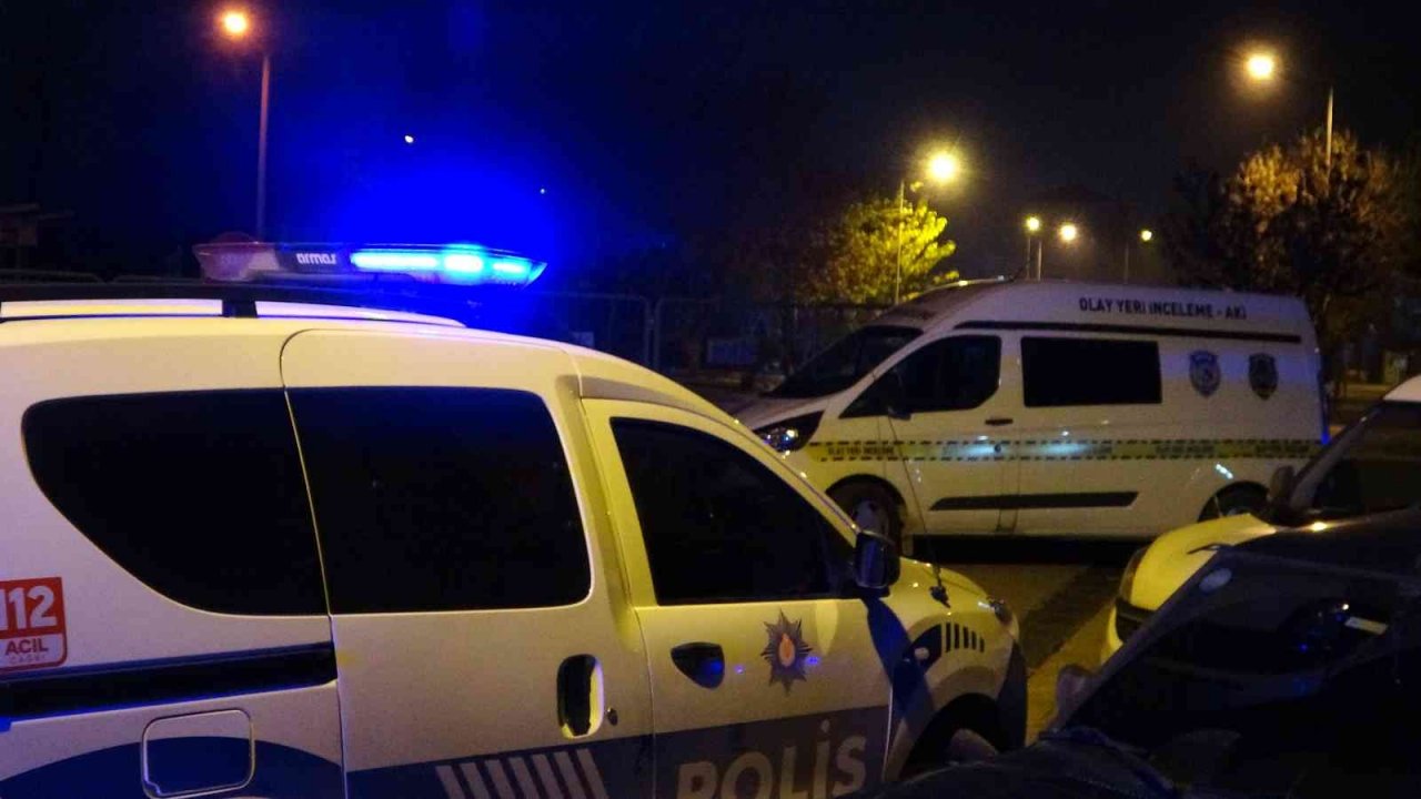 Emniyet müdürlüğünün önünden gelen silah sesi hareketli dakikalar yaşattı