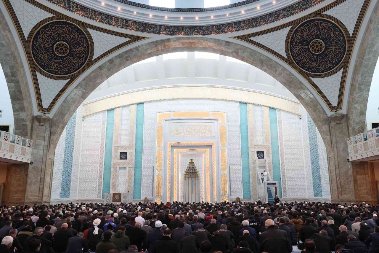 Diyanet İşleri Başkanı Erbaş: "Her türlü ihmal ve istismara karşı hep birlikte mücadele edelim"