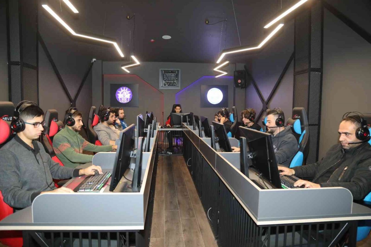 Elazığ’da E-Spor Merkezi hizmete sunuldu