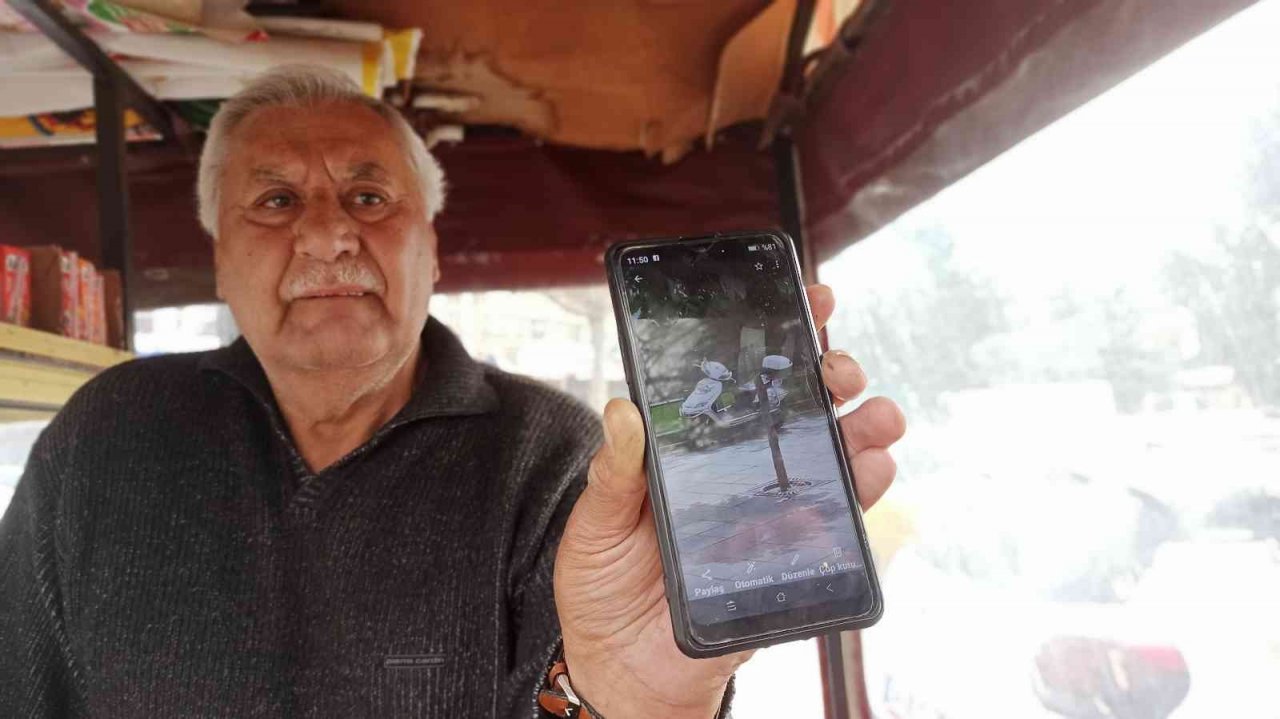 Bacakları protez olan simitçinin ‘elim kolum’ dediği aracını çaldılar