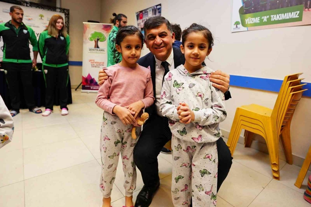 Fadıloğlu, geleceğin şampiyonları ile buluştu