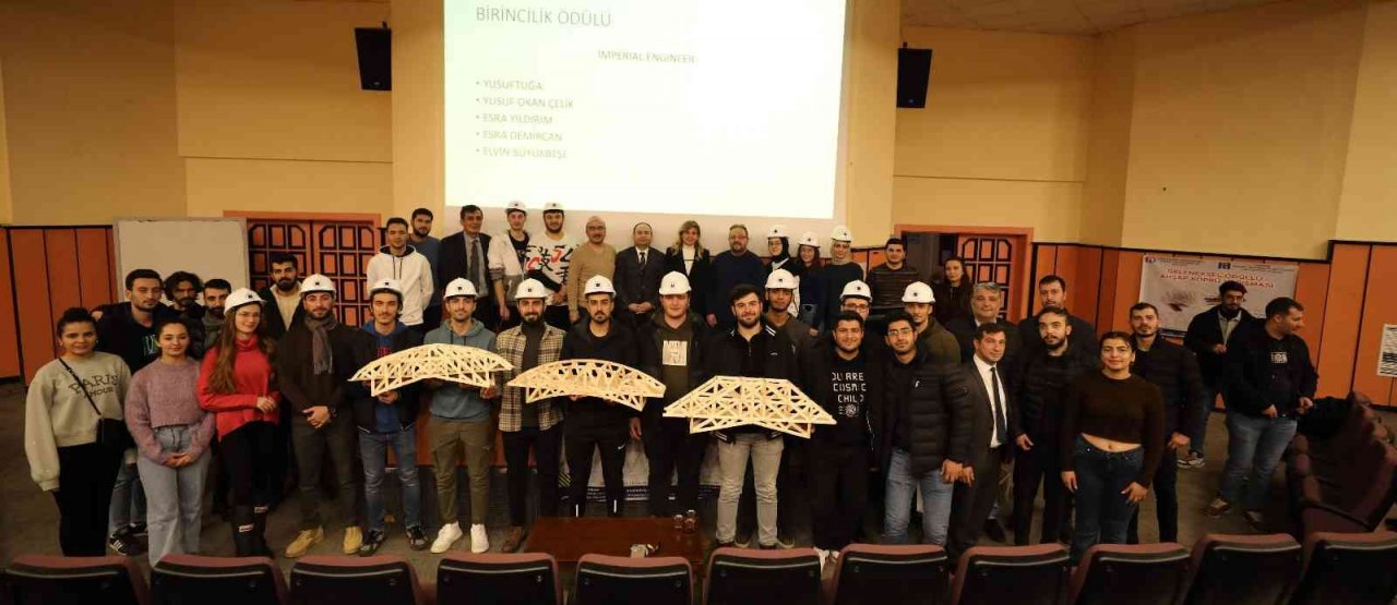 GAÜN’de ahşap köprü yarışması