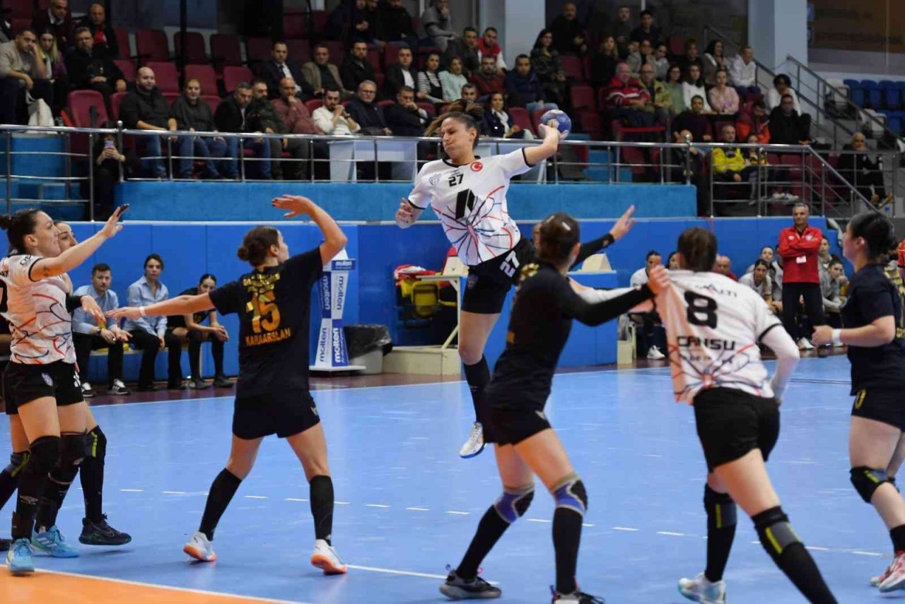 Konyaaltı SK devre arasına galibiyetle girdi