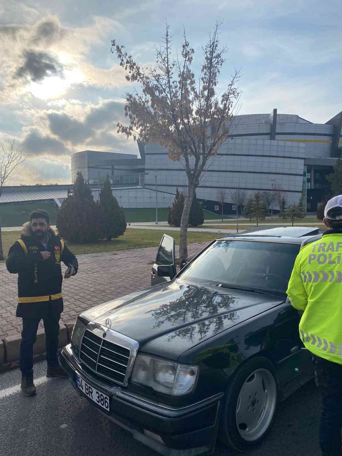 Polisten "kuş" grubu araç ve motosiklet denetimi