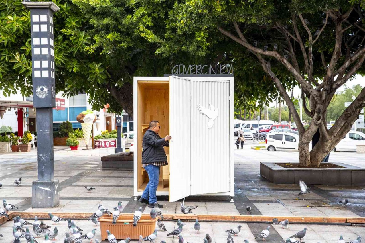 Tarihi Ulu Çarşı Meydanı’na yeni güvercin evi