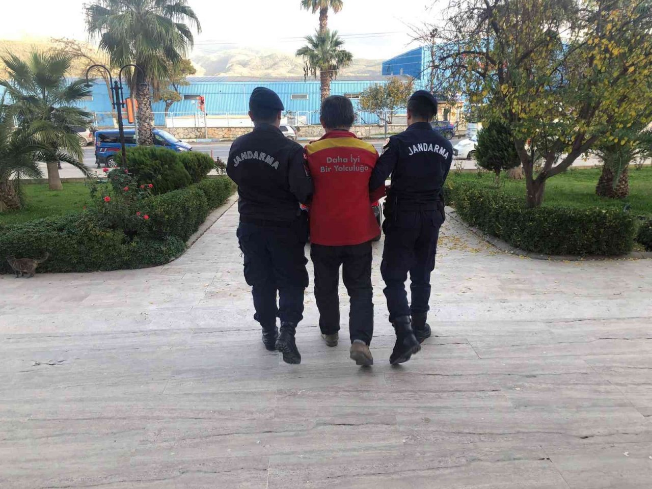 Jandarma ‘Huzur ve Güven’ uygulamasında 5 tutuklama