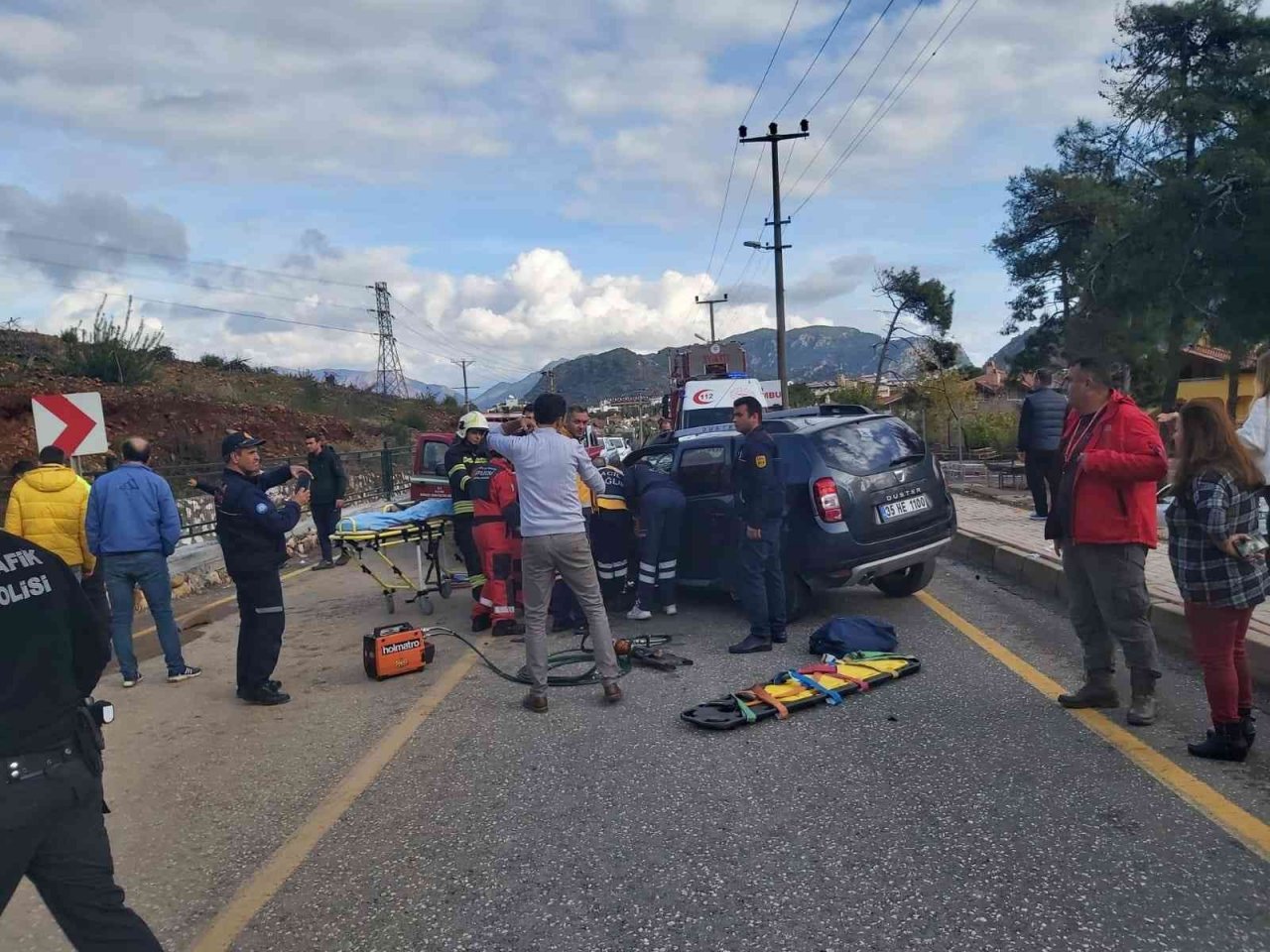 Orman aracı ile otomobil çarpıştı: 3 yaralı