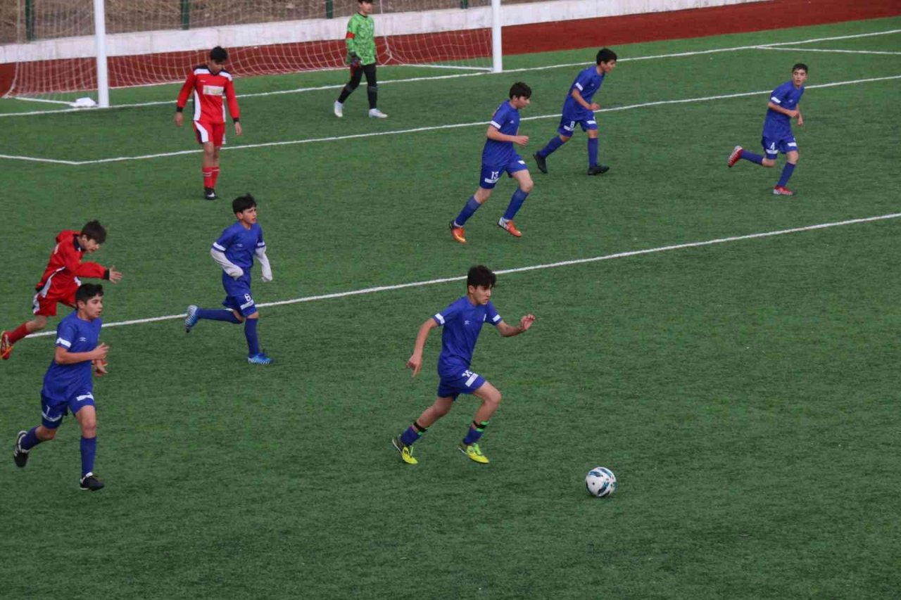 Okullar arası futbolda şampiyonlar belli oldu