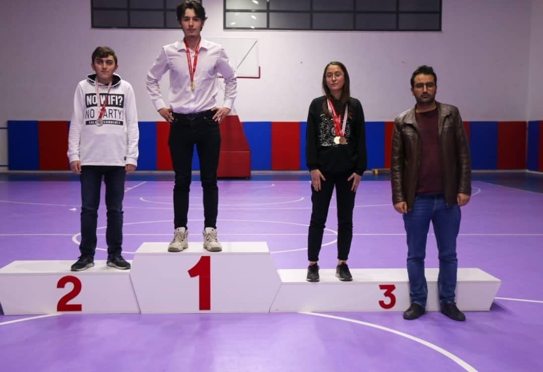 Sivas’ta satranç yıldızlar il birinciliği turnuvası düzenlendi