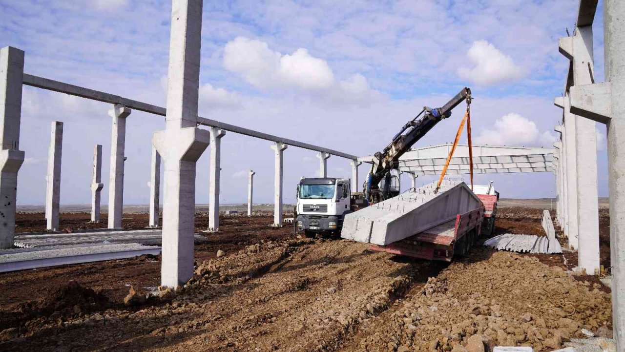 Siverek’te 800 kişinin istihdam edileceği fabrikaların yapımına başlandı