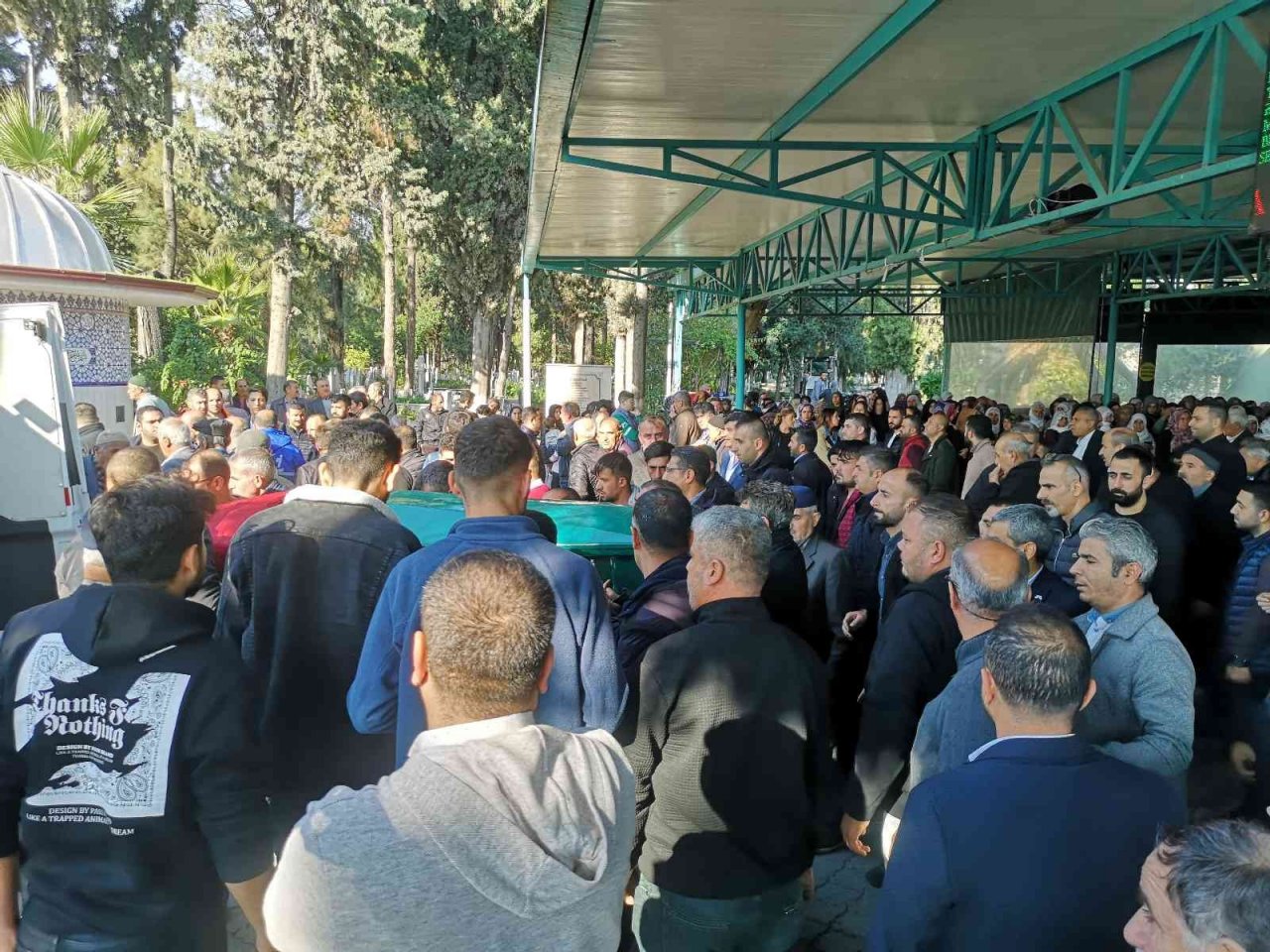 Halk otobüsünün çarptığı görme engelli kız toprağa verildi