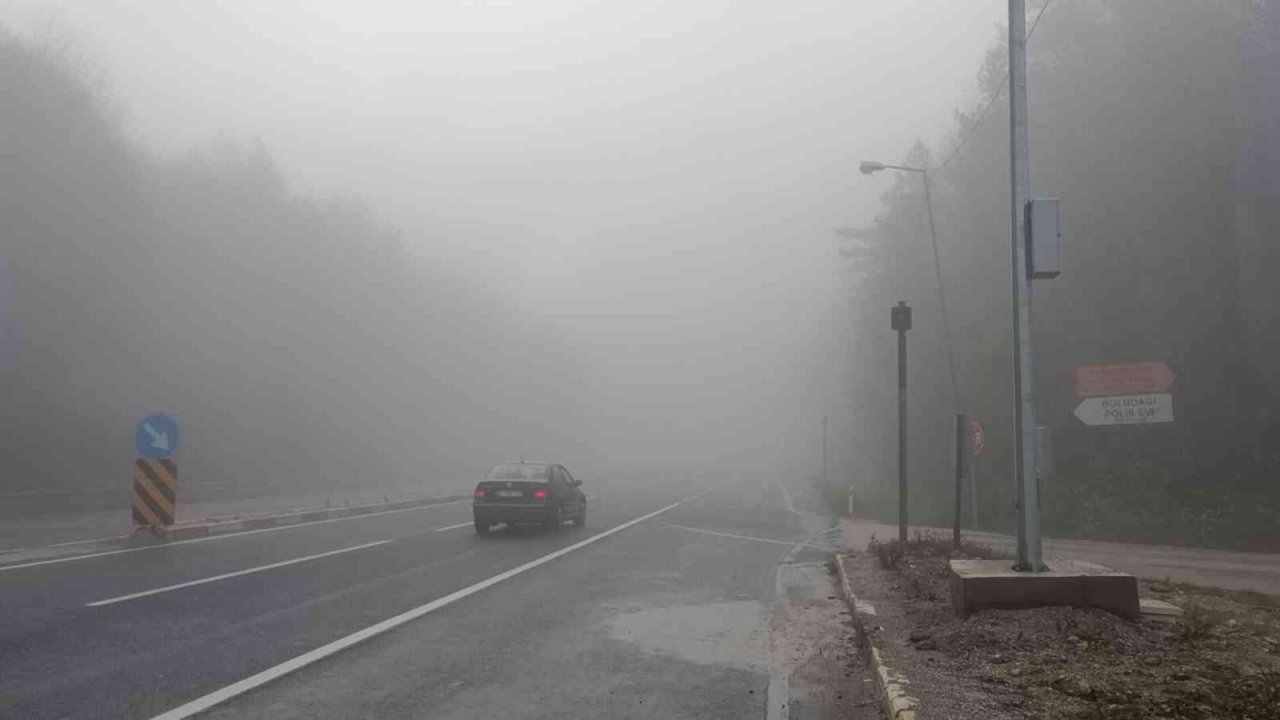 Bolu Dağı’nda sis sürücülere zor anlar yaşattı