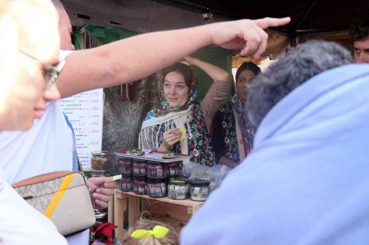 Alanya’da Uluslararası Yeni Yıl Pazarı yoğunluğu