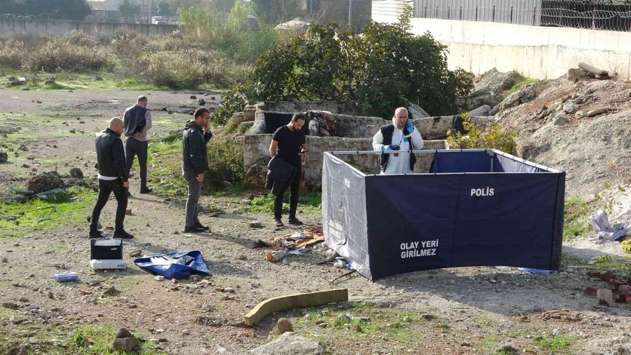 Antalya’da boş arazi içerisinde kadın cesedi bulundu