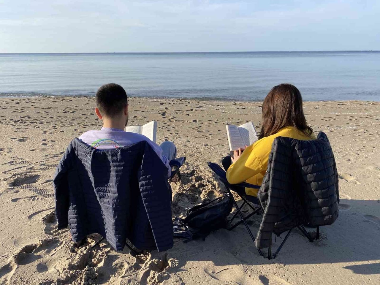 Vatandaşlar sıcak havanın keyfini sahillerde çıkardı