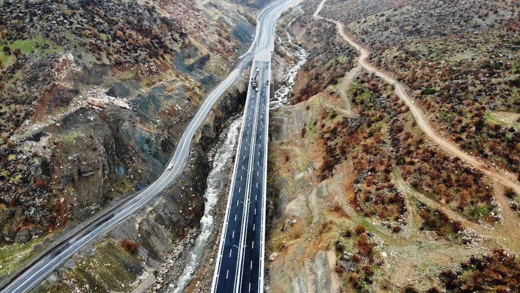 Mühendislik harikası ‘Bitlis Çayı Viyadüğü’ açılış için gün sayıyor