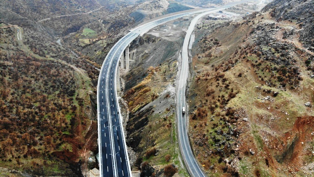 Mühendislik harikası ‘Bitlis Çayı Viyadüğü’ açılış için gün sayıyor