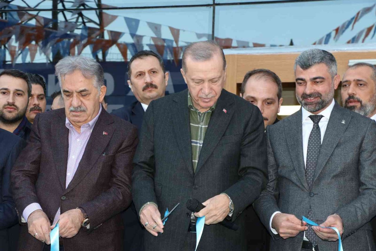 Cumhurbaşkanı Erdoğan, Mardin AK Parti İl Başkanlığı binasını hizmete açtı