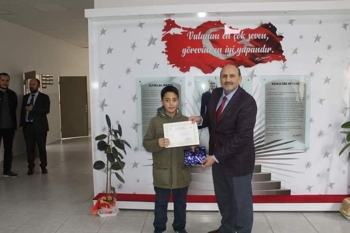 En güzel ezanı okudular, ödülleri aldılar