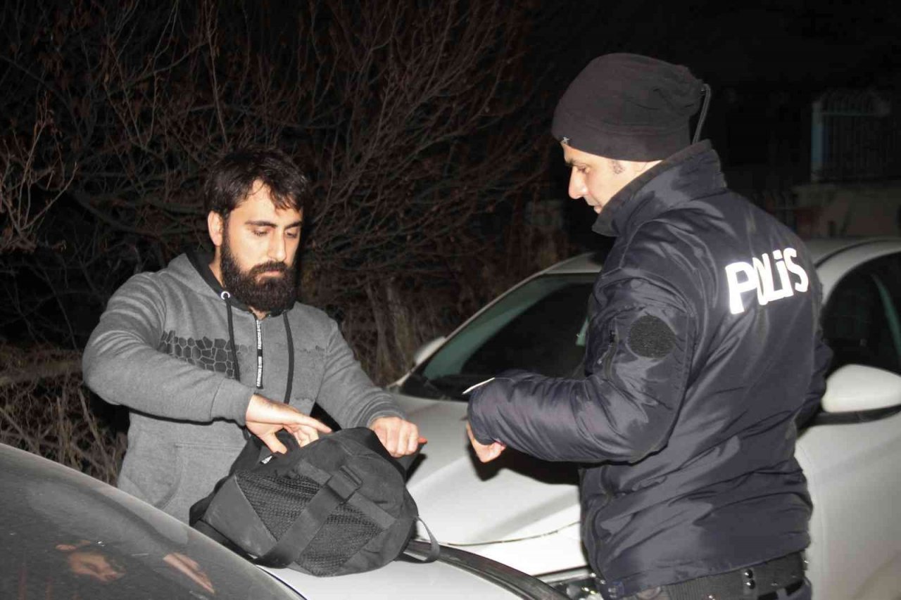 Elazığ’da polisten ‘Dar Bölge’ uygulaması