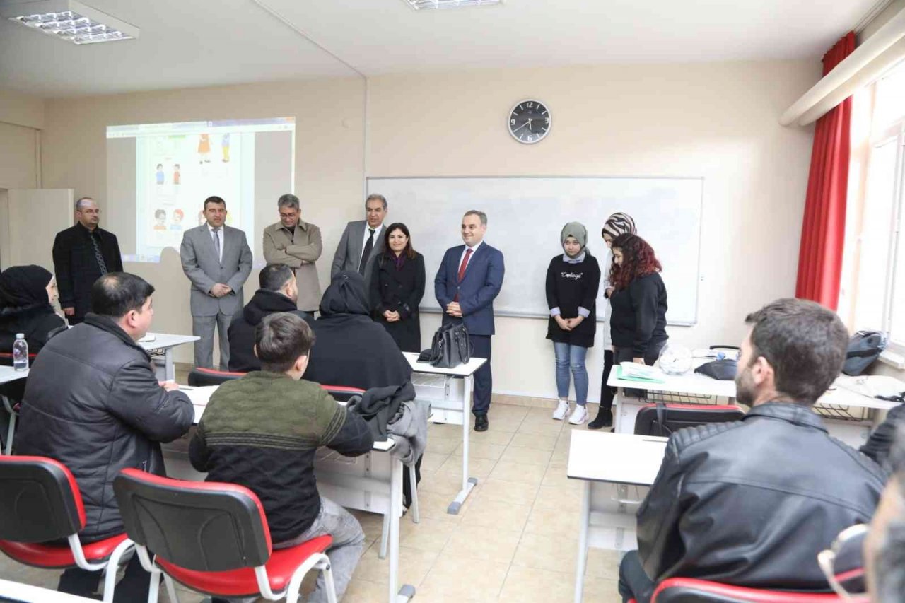 ERÜ Rektörü Altun, ERSEM’i ziyaret etti