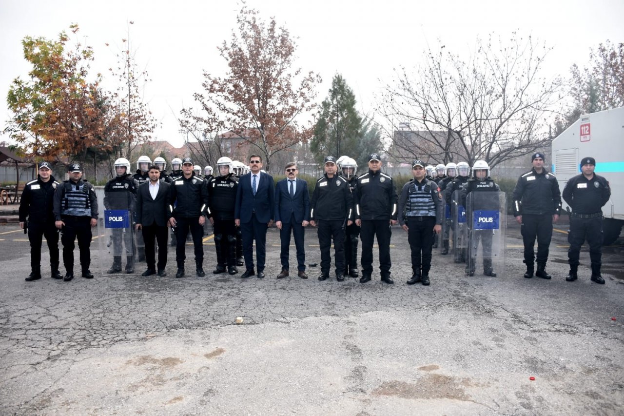 Polisten gerçeği aratmayan tatbikat