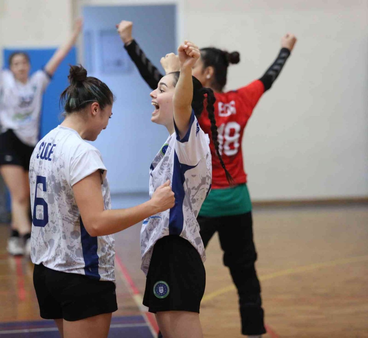 Bursa Büyükşehir Belediyespor sahasında takipçisi Aksaray Belediyespor’uda mağlup etti