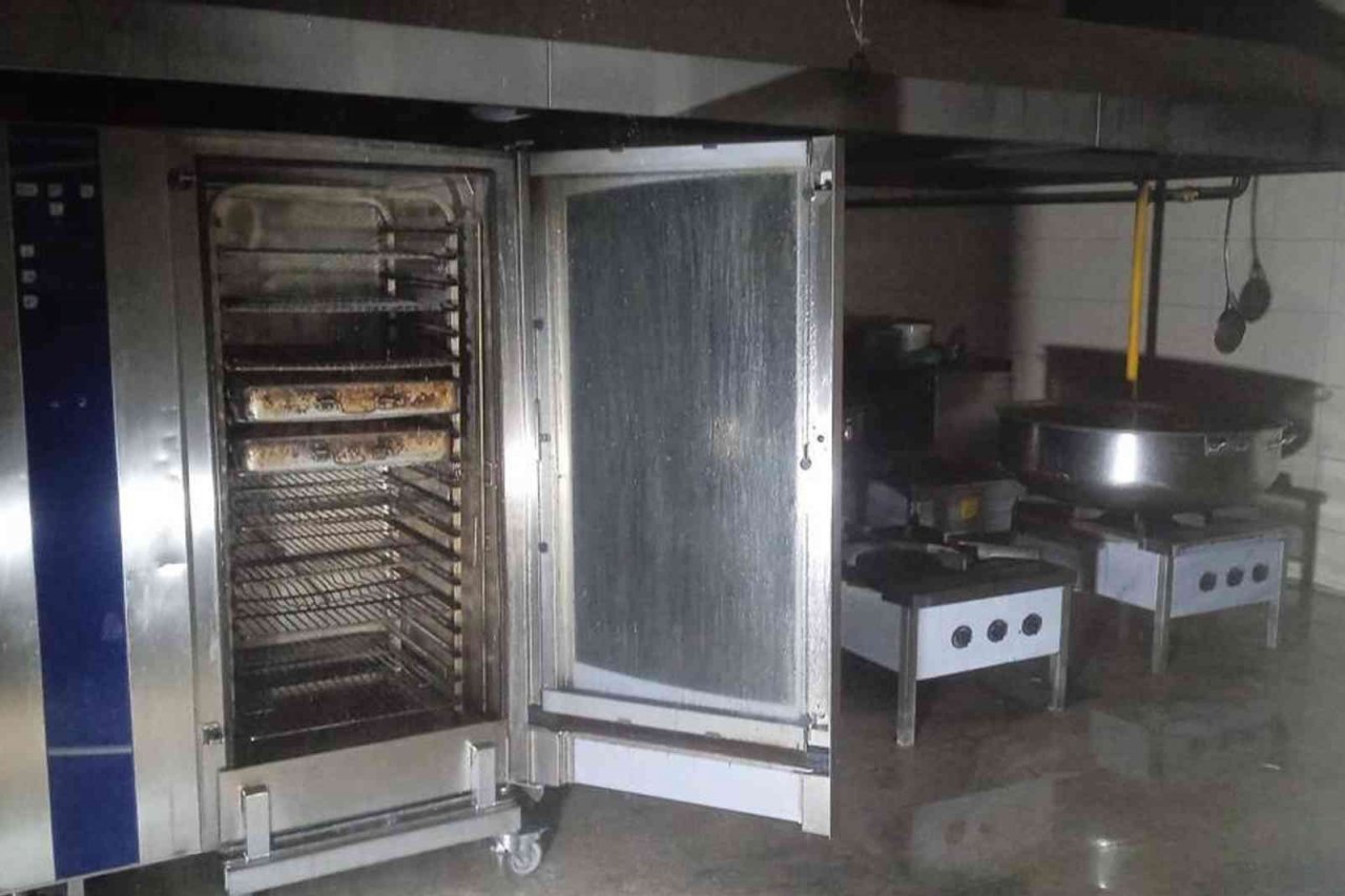 Hastane yemekhanesinde yangın: 8 kişi dumandan etkilendi