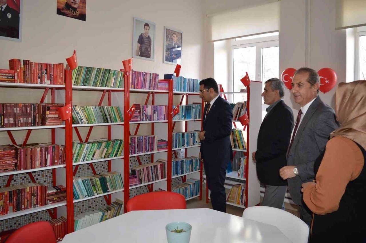Hüyük Şehit Polis Memuru Kadir Ozan Yüce Kütüphanesi hizmete açıldı