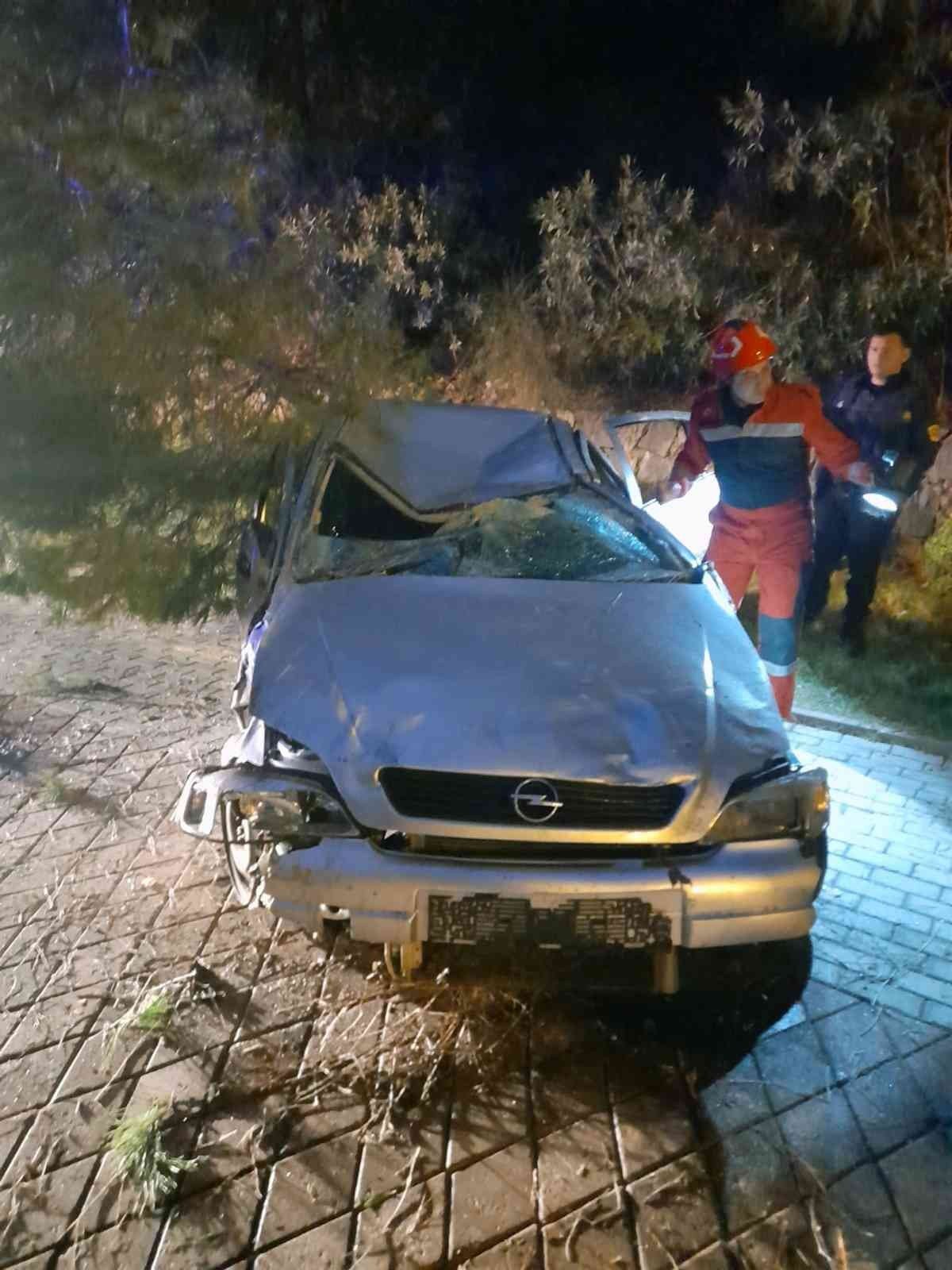 Marmaris’te araç seyir tepesinden sahile uçtu