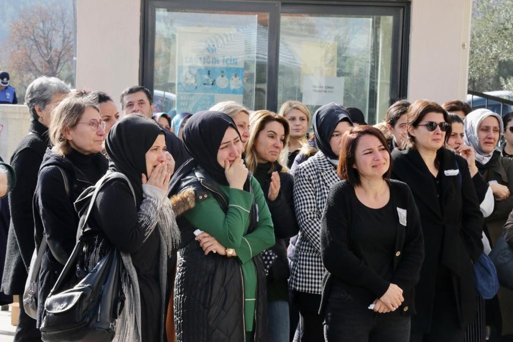 Trafik kazasında ölen okul müdürü için tören düzenlendi