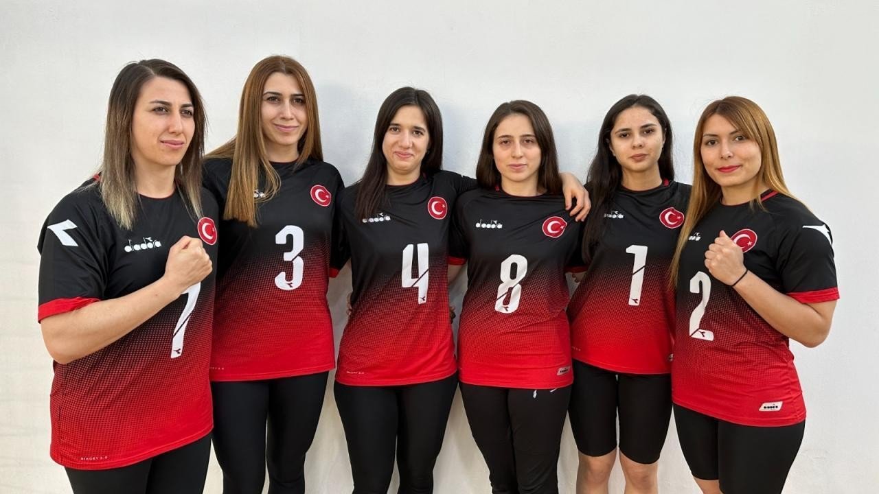 Denizlili sporcularında yer aldığı Türkiye Golbol Kadın Milli Takımı ilk kez dünya şampiyonu oldu