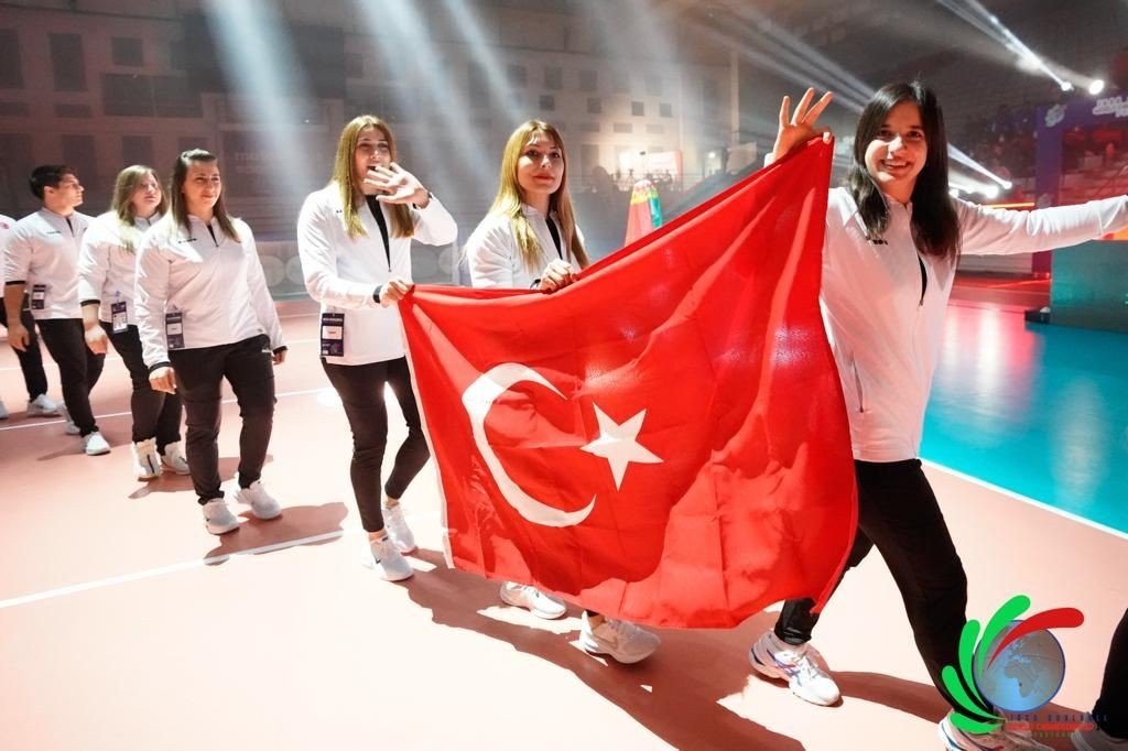 Denizlili sporcularında yer aldığı Türkiye Golbol Kadın Milli Takımı ilk kez dünya şampiyonu oldu
