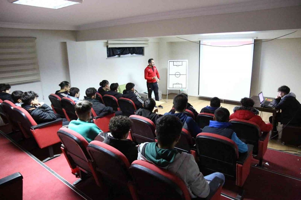 Sivas Belediyespor’a oyun kuralları anlatıldı