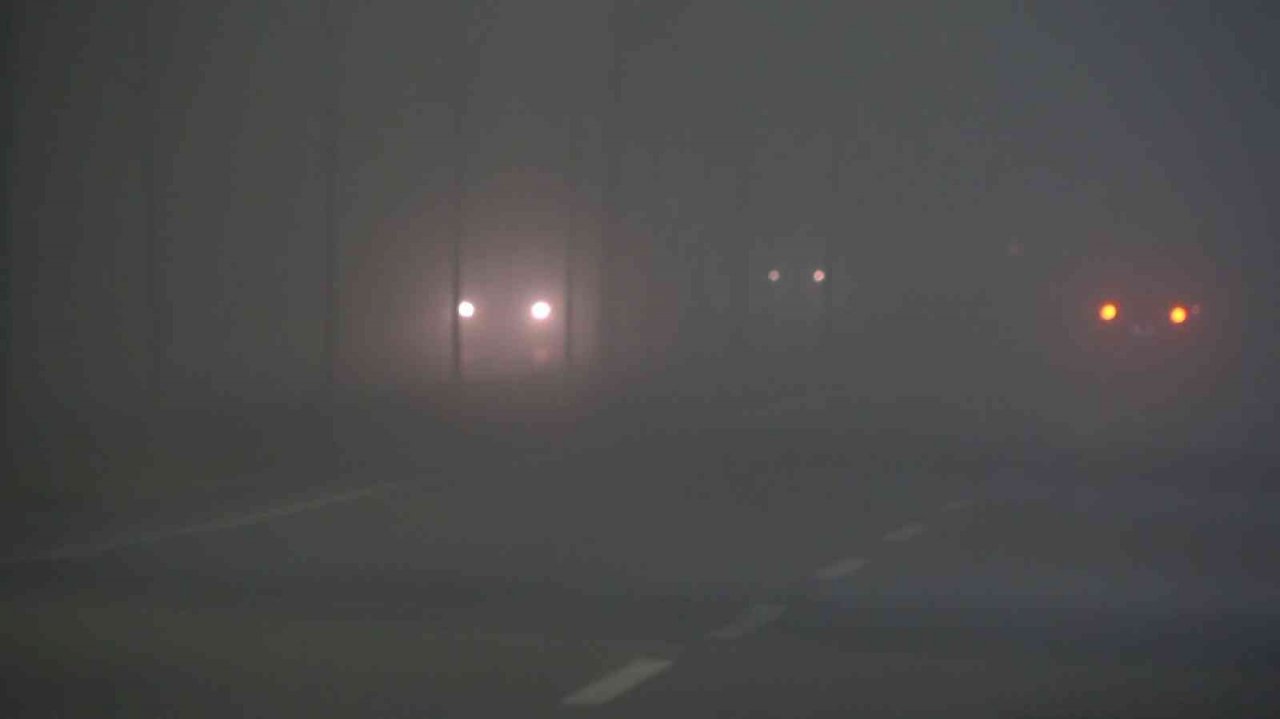 Sivas’ta yoğun sis: Görüş mesafesi de 10 metreye kadar düştü