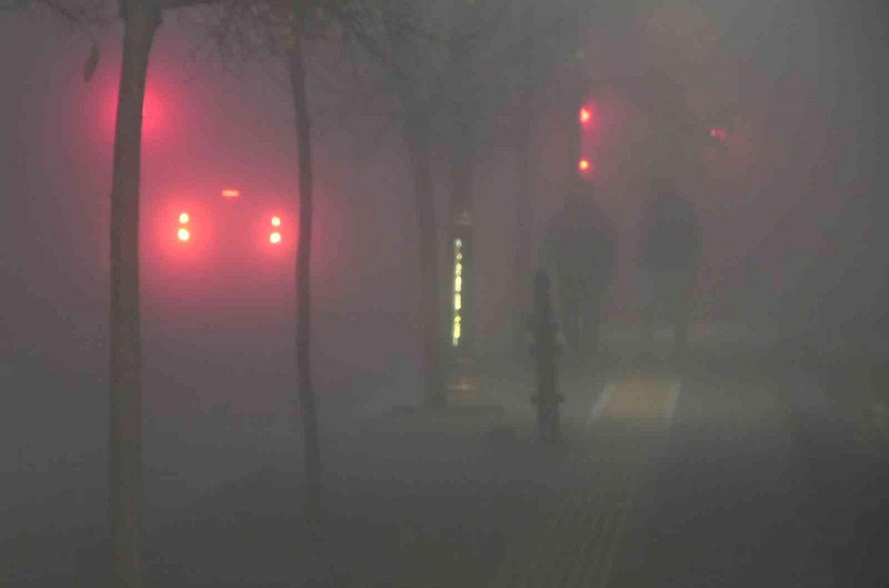 Sivas’ta yoğun sis: Görüş mesafesi de 10 metreye kadar düştü