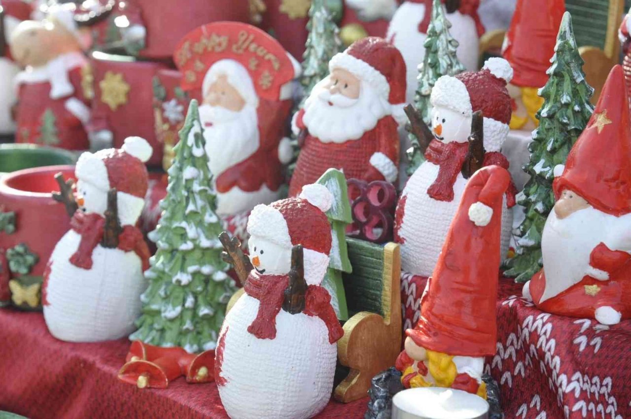 Fethiye’de yeni yıl pazarı kuruldu