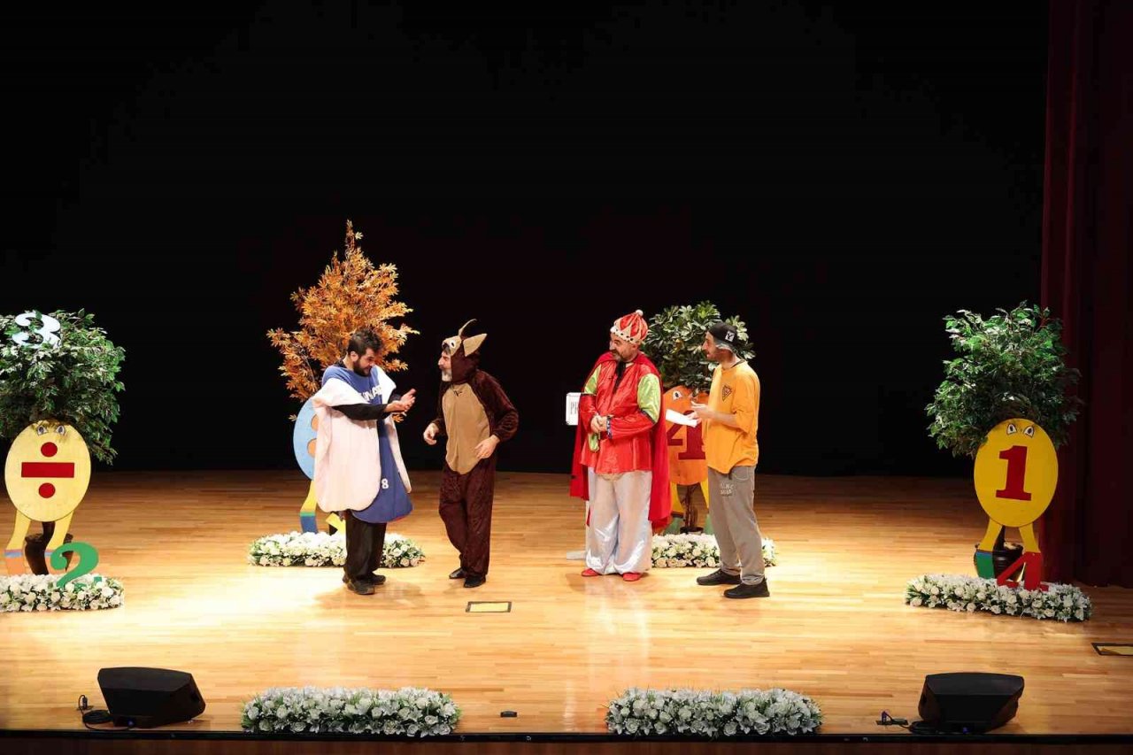 Talas’ta Hafta Sonu Tiyatro Keyfi