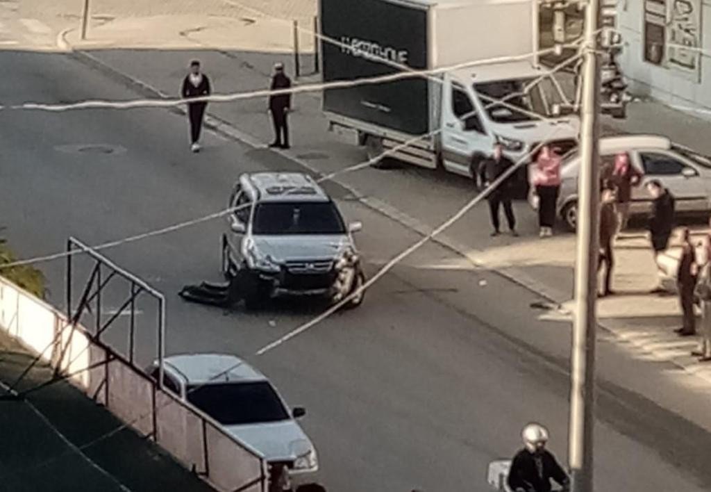 Antalya’da hasta almaya giden ambulans otomobille çarpıştı